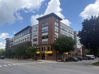 Plus de détails pour 615 S Main St, Ann Arbor, MI - Commerce de détail à louer