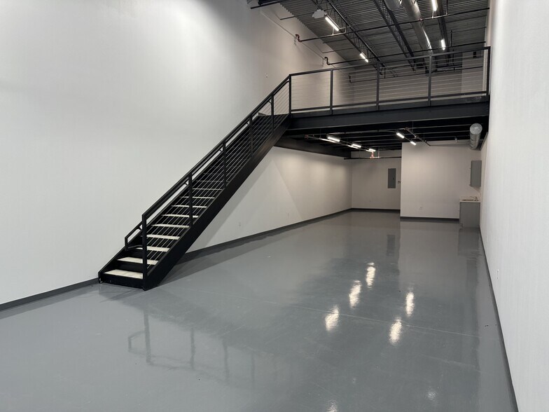 2601 TX-121, Lewisville, TX à louer - Photo du bâtiment - Image 3 de 9