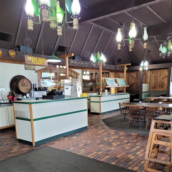 630 NE Main St, Lewistown, MT for lease - Interior Photo - Image 2 of 13