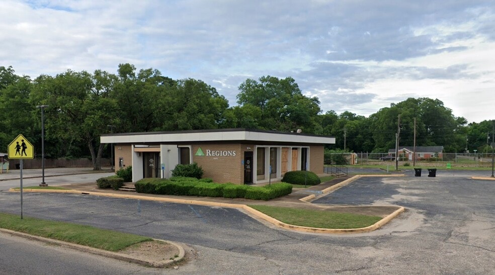 2800 Lower Wetumpka Rd, Montgomery, AL for lease - Building Photo - Image 3 of 5