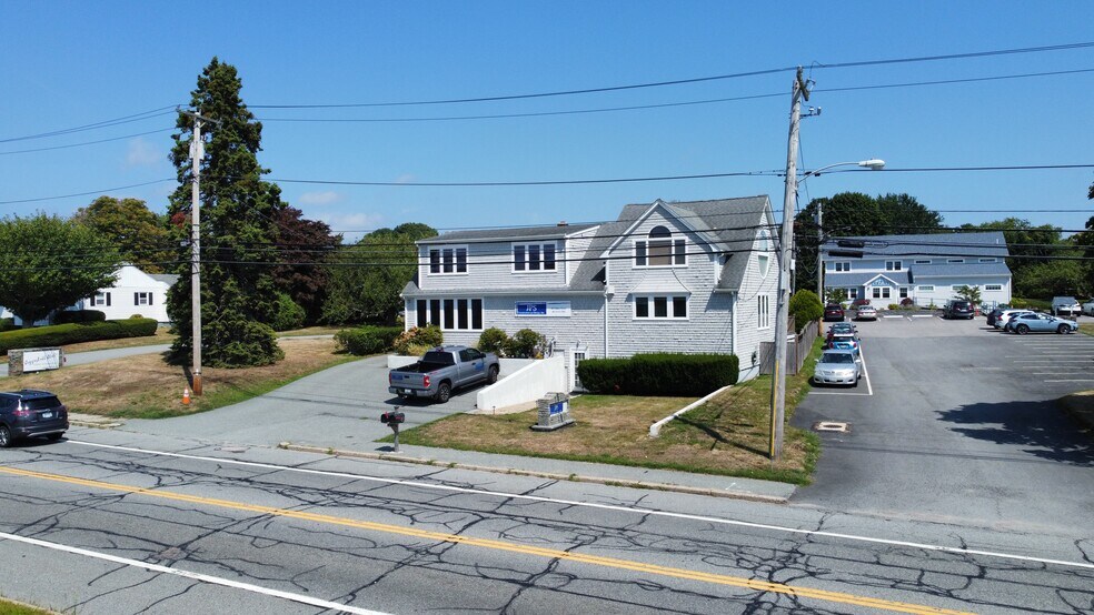 88 Valley Rd, Middletown, RI à louer - Photo du bâtiment - Image 2 de 15