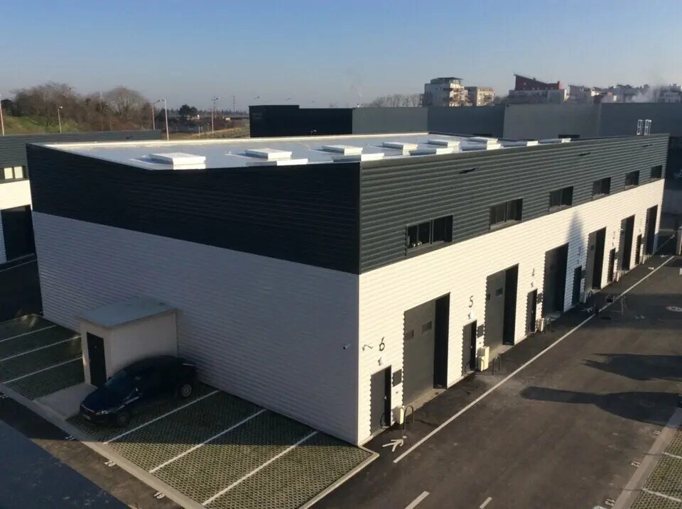 Flex in Chelles for sale Building Photo- Image 1 of 4