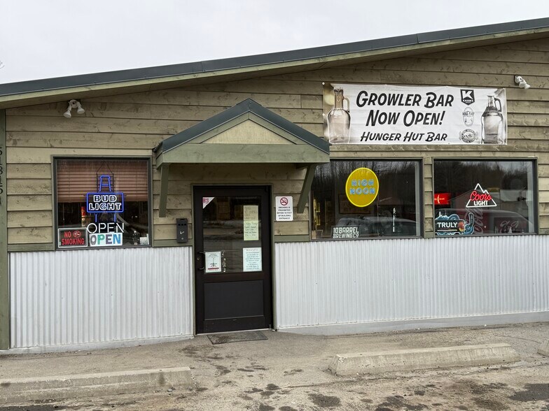 51815 Kenai Spur Hwy, Kenai, AK à vendre - Photo du bâtiment - Image 2 de 53