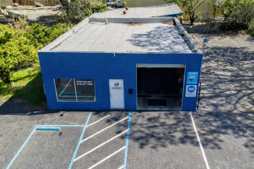 6228 Walnut Ave, Orangevale, CA for sale - Primary Photo - Image 1 of 20