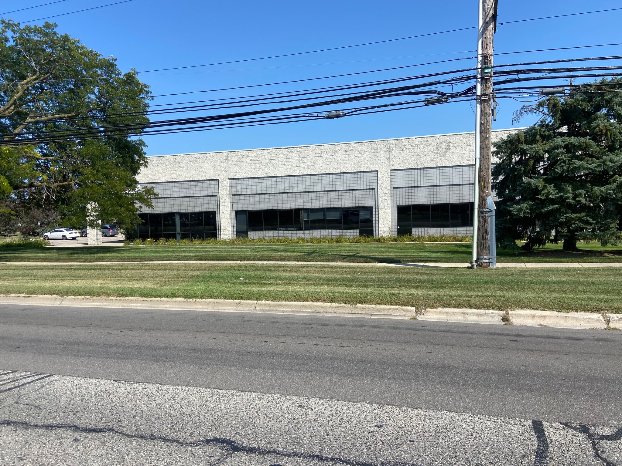 2040 Crooks Rd, Troy, MI for lease Primary Photo- Image 1 of 4