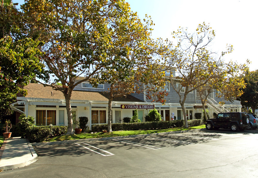 2482 Newport Blvd, Costa Mesa, CA for lease - Building Photo - Image 3 of 5