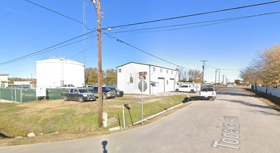 217 E 4th St, Justin, TX for sale - Building Photo - Image 2 of 2