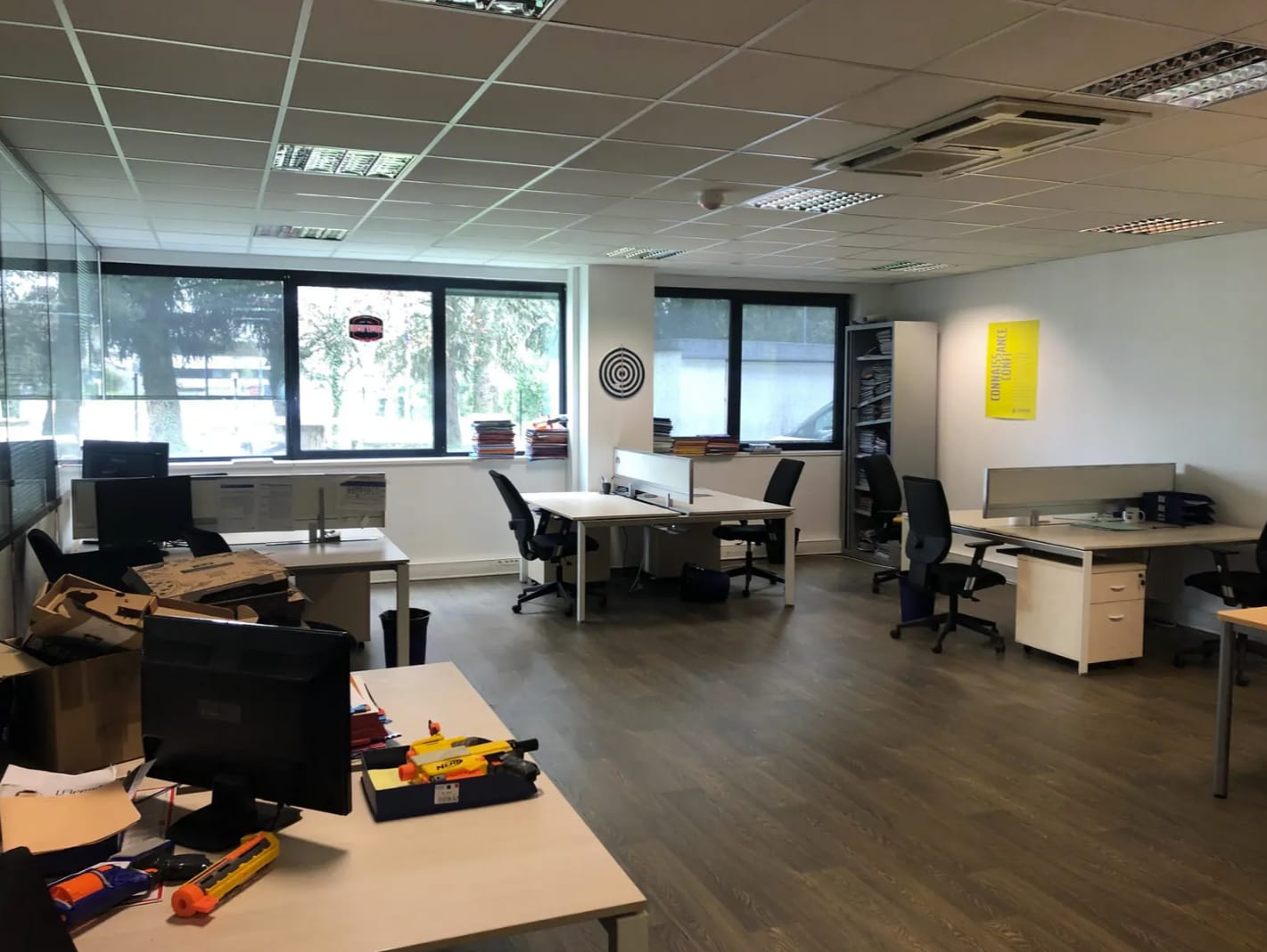 Bureau dans Champagne-au-Mont-d'Or à louer Photo intérieure- Image 1 de 5