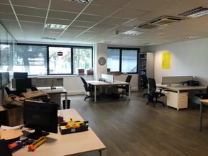 Bureau dans Champagne-au-Mont-d'Or à louer Photo intérieure- Image 1 de 5