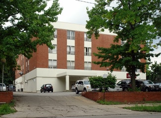 Plus de détails pour 2051 Collingwood Blvd, Toledo, OH - Soins de santé à vendre