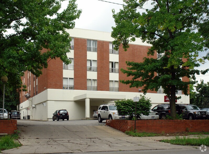 2051 Collingwood Blvd, Toledo, OH à vendre - Photo principale - Image 1 de 23