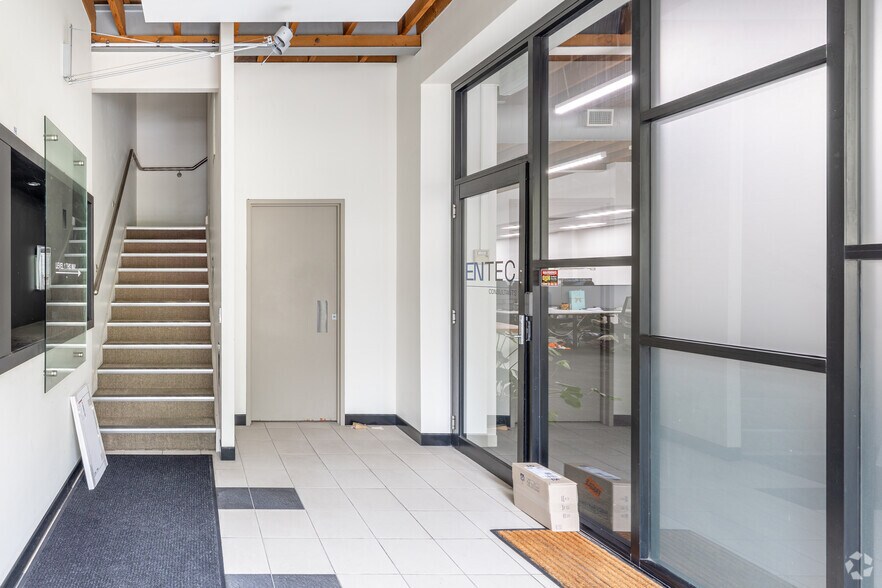 79-81 Chandos St, St Leonards à louer - Hall d’entrée - Image 2 de 4