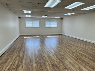 Plus de détails pour 1901 Raymond Dr, Northbrook, IL - Bureau à louer