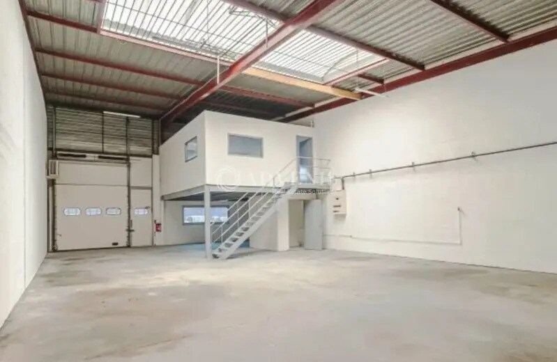 Flex dans Lisses à louer - Photo du bâtiment - Image 2 de 7