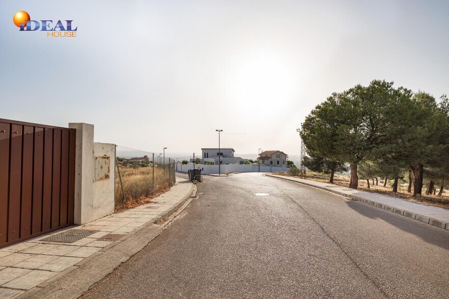 Calle Cúllar Vega, 42, La Zubia, Granada for sale - Building Photo - Image 3 of 18