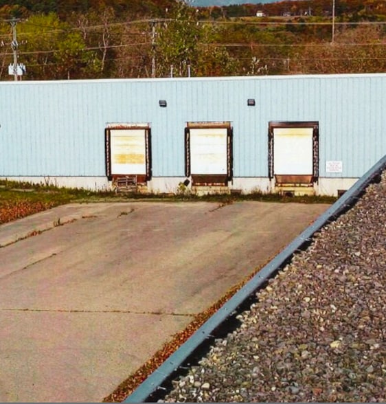 103 N 12 St, Gladstone, MI for sale - Building Photo - Image 2 of 16