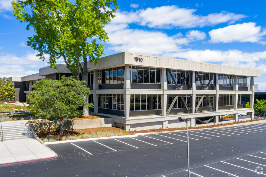 1500 Page Mill Rd, Palo Alto, CA for lease - Building Photo - Image 2 of 9