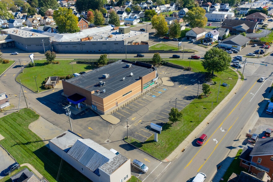 705 W High Ave, New Philadelphia, OH for lease - Building Photo - Image 3 of 13