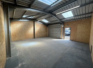 2 Slate Drift, Collyweston for lease Interior Photo- Image 2 of 4