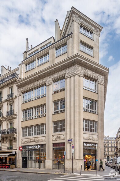 32 Rue Le Peletier, Paris à louer - Photo du bâtiment - Image 3 de 4