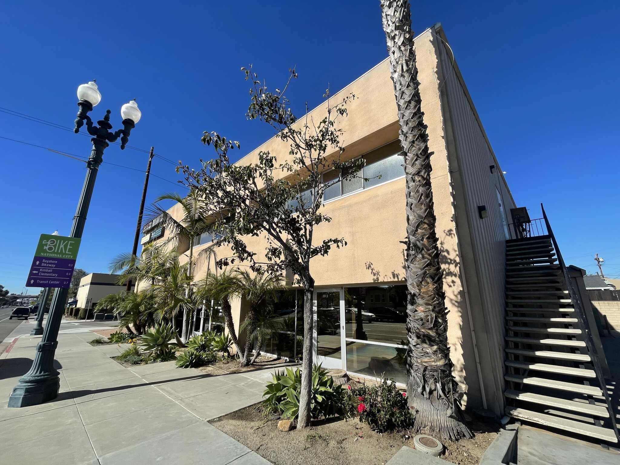 135 Civic Center Dr, National City, CA à louer Photo intérieure- Image 1 de 10