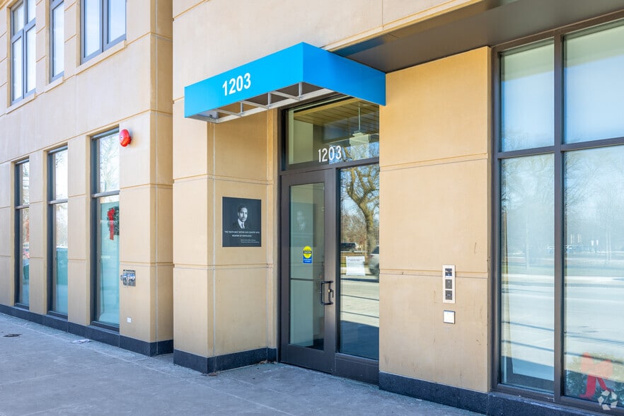 1201 N California Ave, Chicago, IL for lease - Building Photo - Image 2 of 4