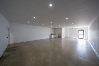 985 Joyce Ave, Columbus, OH for lease Interior Photo- Image 2 of 5