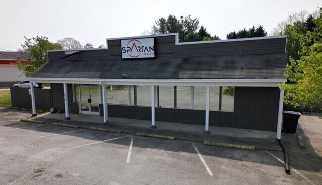 More details for 2020 W Mountain St, Kernersville, NC - Retail for Sale