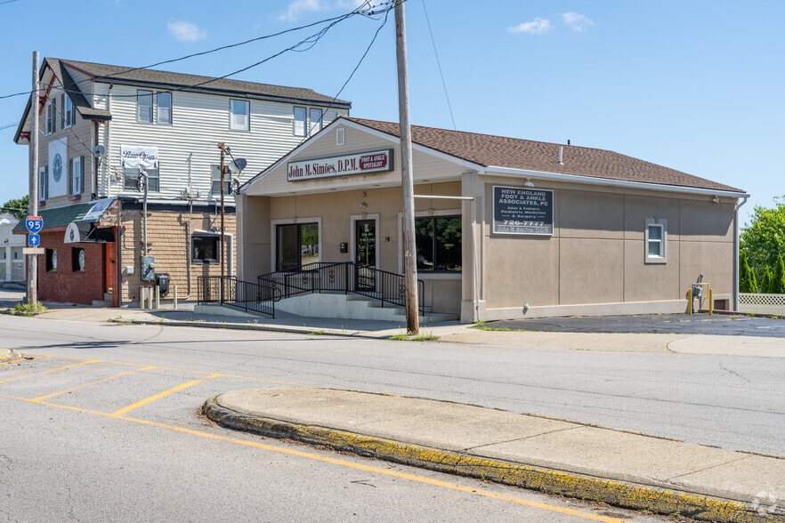 356 East Ave, Pawtucket, RI for sale - Primary Photo - Image 1 of 12