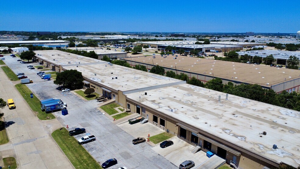 901-941 Avenue N, Grand Prairie, TX à louer - Photo du bâtiment - Image 3 de 4