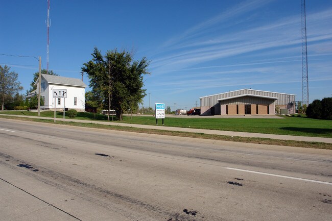 Plus de détails pour 45390 Grand River Ave, Novi, MI - Industriel à louer