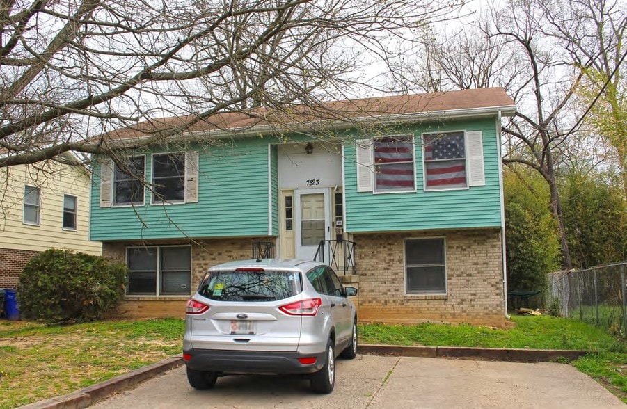 High performing rentals in UMCP portfolio of 4 properties for sale on LoopNet.ca - Primary Photo - Image 2 of 4