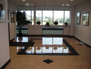 7991 Shaffer Pky, Littleton, CO à louer Photo intérieure- Image 2 de 6