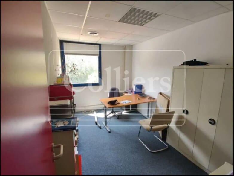 Office in Aix-en-Provence for lease - Interior Photo - Image 2 of 7