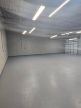 3245 Fairfield Ave S, Saint Petersburg, FL for lease Interior Photo- Image 2 of 3
