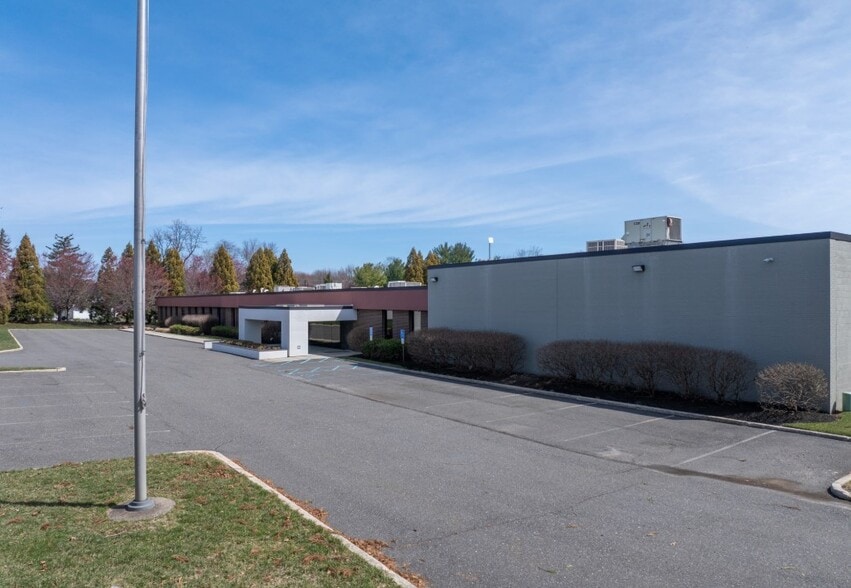 390 New Albany Rd, Moorestown, NJ for sale - Building Photo - Image 3 of 21