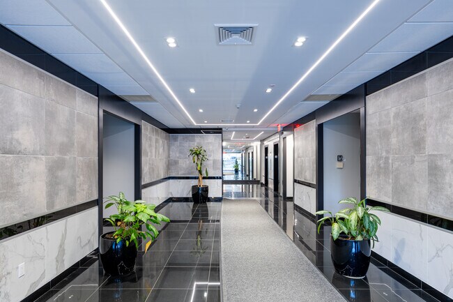 Plus de détails pour 570 Taxter Rd, Elmsford, NY - Bureau à louer