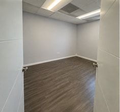 1125 Old Dixie Hwy, Lake Park, FL for lease Interior Photo- Image 2 of 4