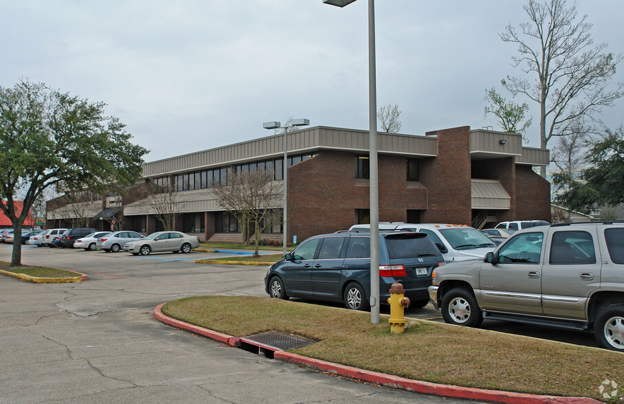 2644 S Sherwood Forest Blvd, Baton Rouge, LA for lease - Building Photo - Image 2 of 2