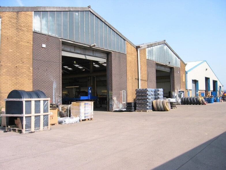 Hayes Ln, Stourbridge for lease - Primary Photo - Image 1 of 5