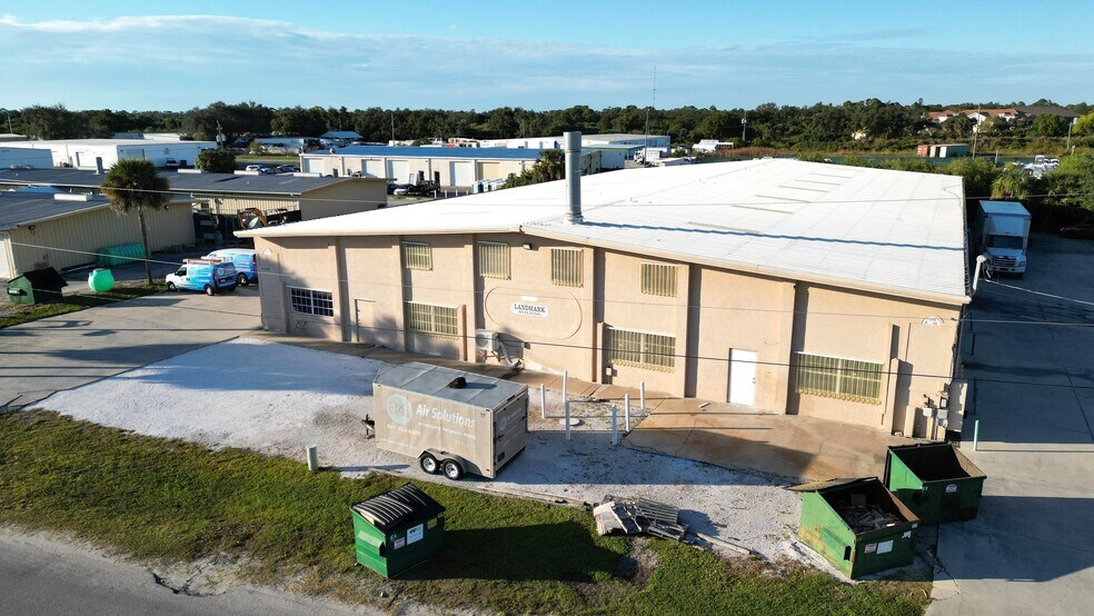4240 James St, Port Charlotte, FL à louer - Photo du bâtiment - Image 2 de 5