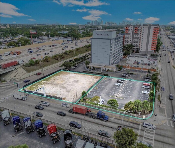 7927 NW 7th Ave, Miami, FL à vendre - Photo du bâtiment - Image 2 de 3
