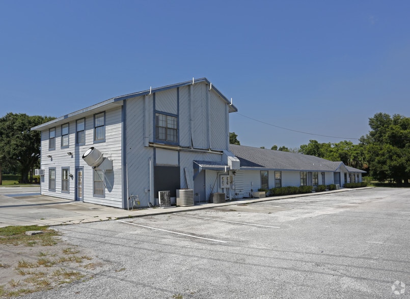 343 W Central Ave, Lake Wales, FL for lease - Building Photo - Image 2 of 3