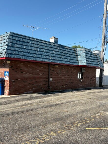 301 N Michigan St, Plymouth, IN à vendre - Photo du bâtiment - Image 3 de 7