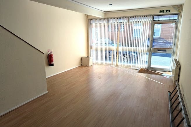 77 High St, Littlehampton for lease Interior Photo- Image 1 of 7