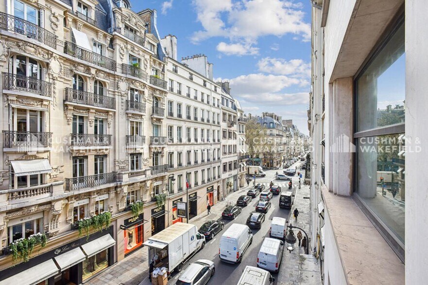 9 Rue Du Faubourg Saint-Honoré, Paris à louer - Photo du bâtiment - Image 3 de 12