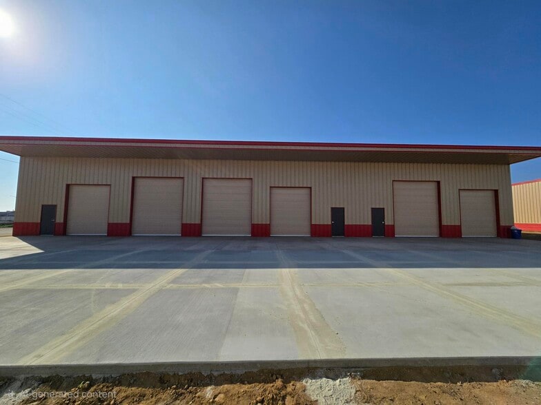 5240 Doolittle Ave, Shafter, CA for lease - Primary Photo - Image 1 of 15