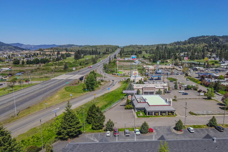 125 Ponderosa Dr, Sutherlin, OR à vendre - Photo du bâtiment - Image 3 de 19
