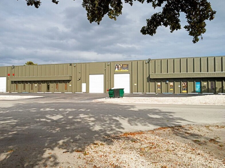 16489-16497 NW 49th Ave, Hialeah, FL à louer - Photo du bâtiment - Image 3 de 7