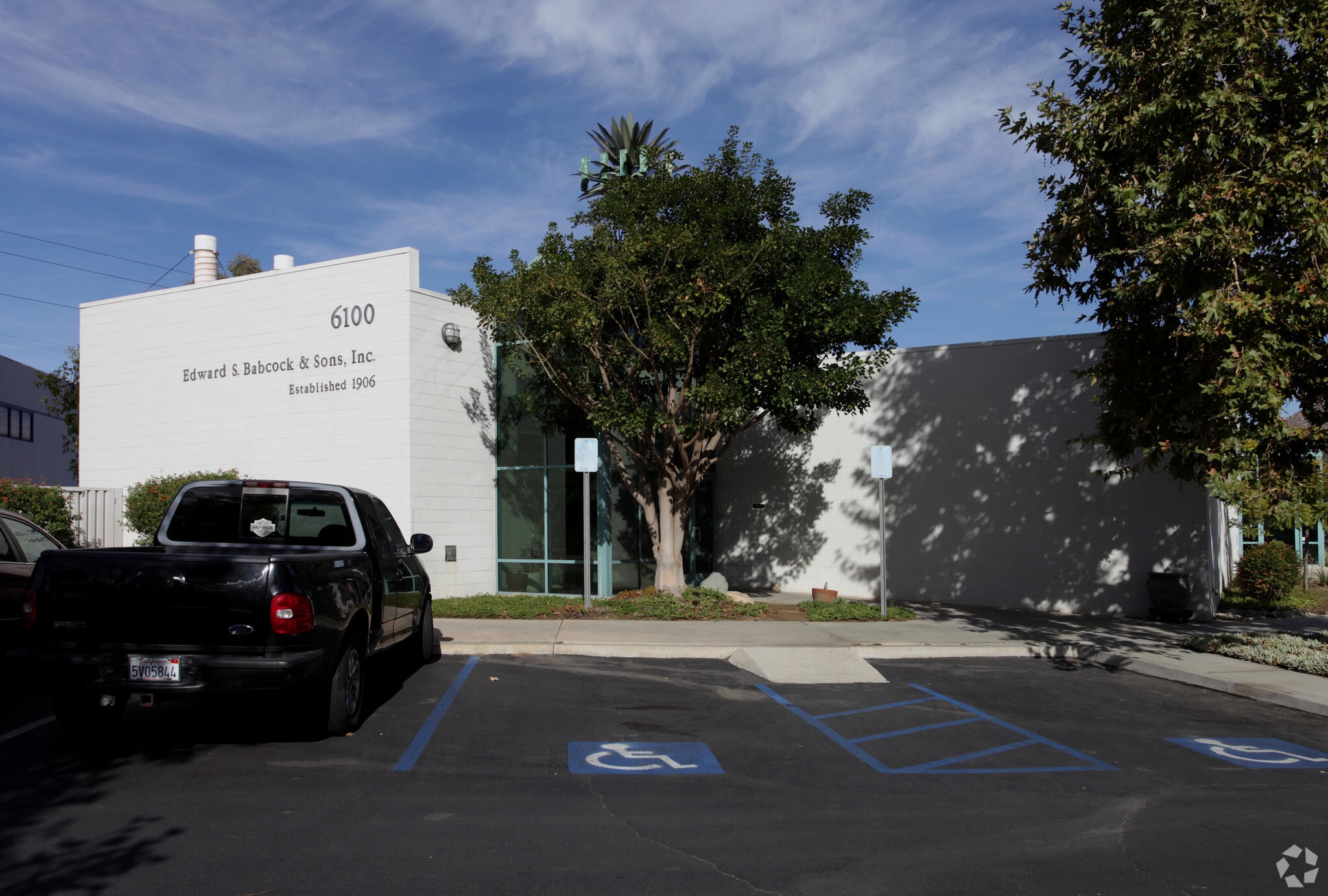 6100 & 6110 Quail Valley Ct, Riverside portfolio of 2 properties for sale on LoopNet.ca Primary Photo- Image 1 of 3